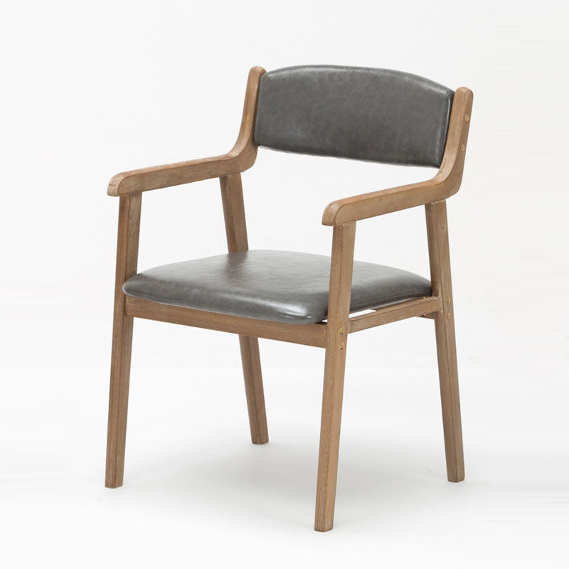 Silla de comedor tapizada de madera de caucho de granja con acabado mate abierto