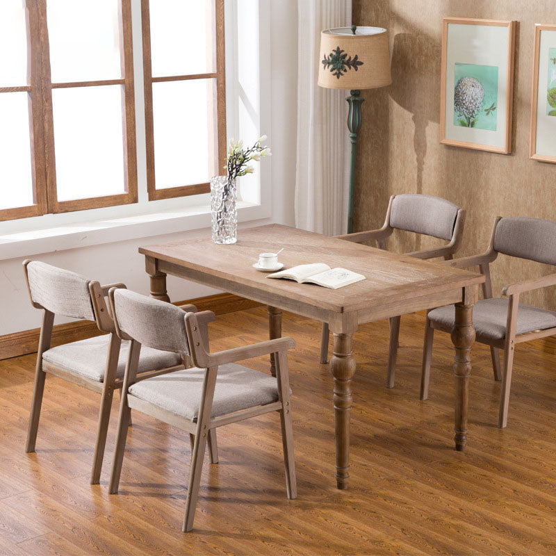 Silla de comedor tapizada de madera de caucho de granja con acabado mate abierto