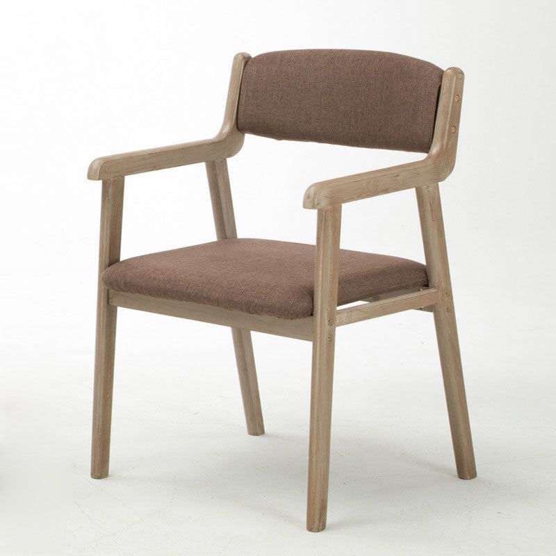 Silla de comedor tapizada de madera de caucho de granja con acabado mate abierto
