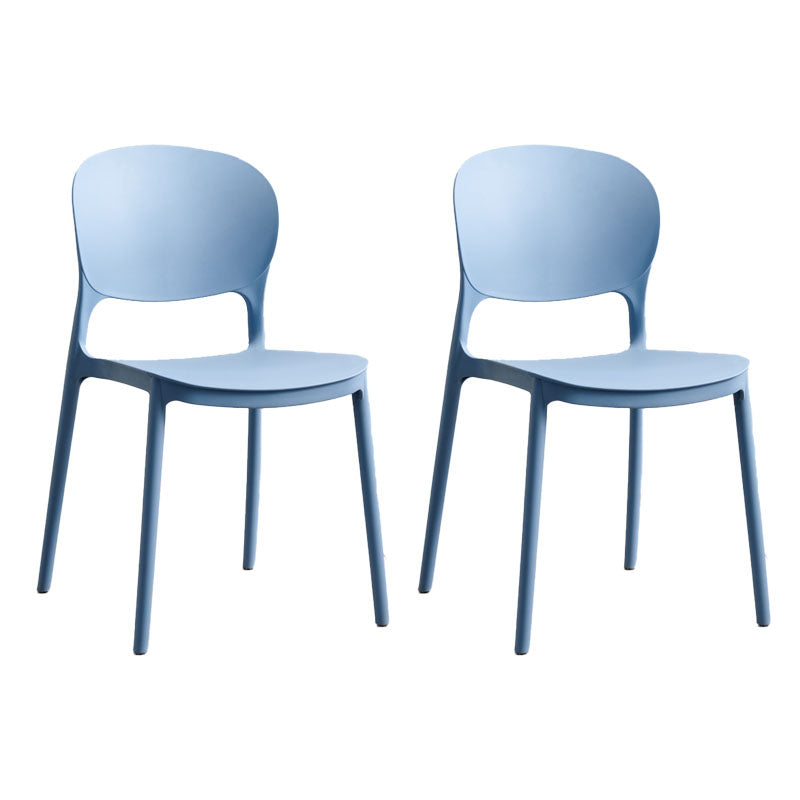 Moderne stapelbare stoelen, armloze stoelen met open rug en kunststof poten voor de keuken