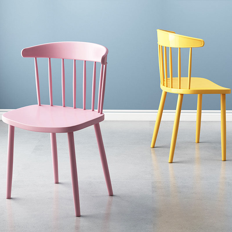 Silla lateral trasera Windsor colorida escandinava de plástico que cena la silla sin brazos