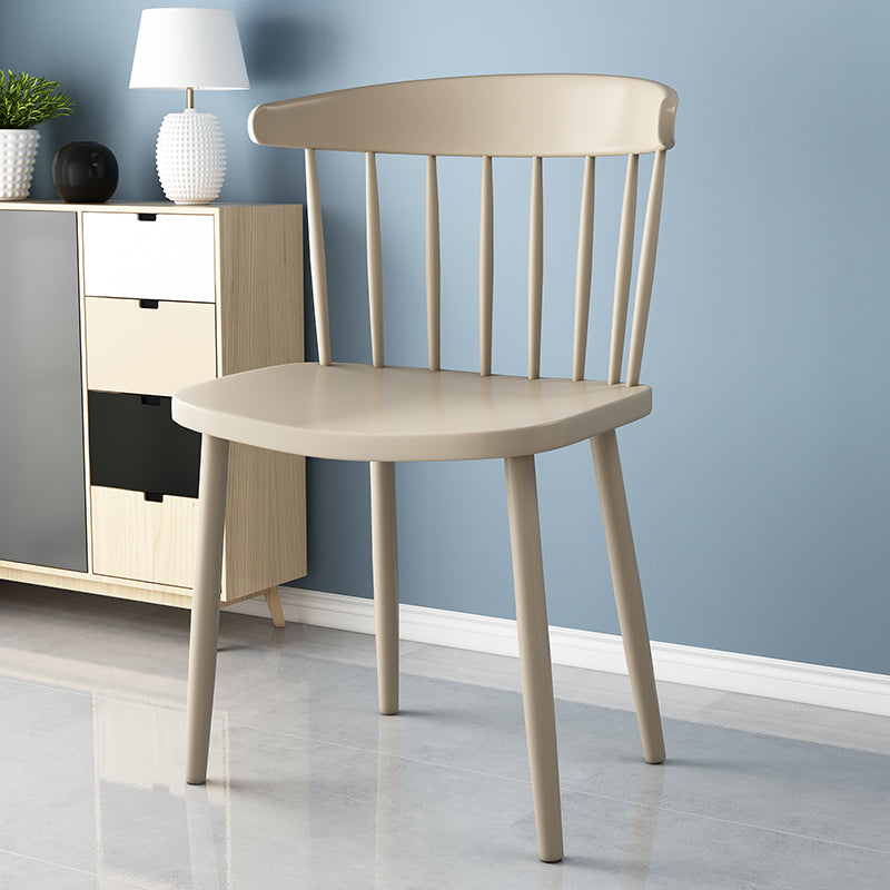 Silla lateral trasera Windsor colorida escandinava de plástico que cena la silla sin brazos