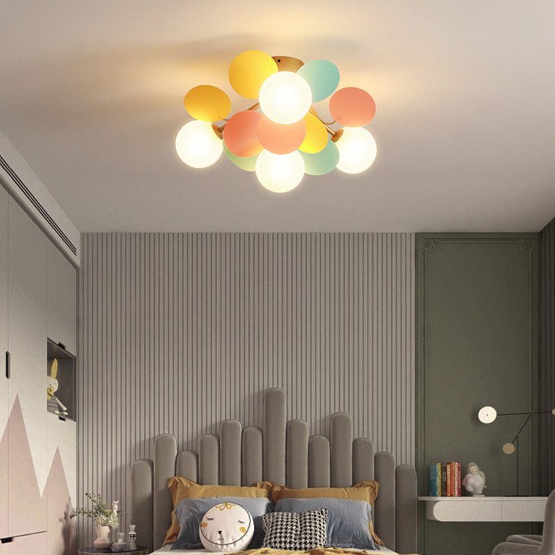Petali eleganti Nordic Lampada del soffitto in vetro bianco camera da letto semifulò