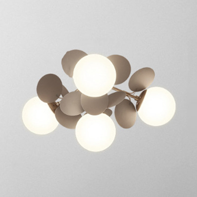 Petali eleganti Nordic Lampada del soffitto in vetro bianco camera da letto semifulò