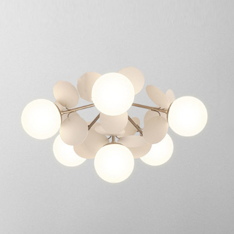 Petali eleganti Nordic Lampada del soffitto in vetro bianco camera da letto semifulò
