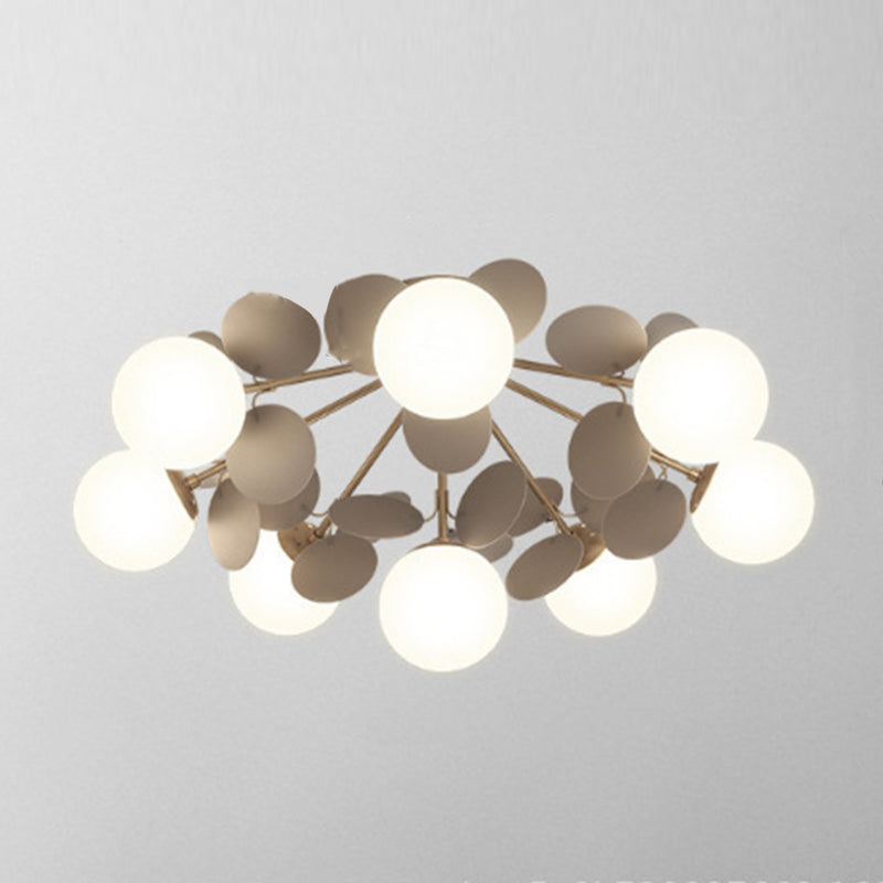 Petali eleganti Nordic Lampada del soffitto in vetro bianco camera da letto semifulò