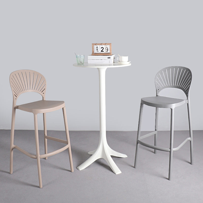 Taburetes de bar apilables de plástico de estilo nórdico para uso doméstico, taburetes con respaldo bajo sin brazos
