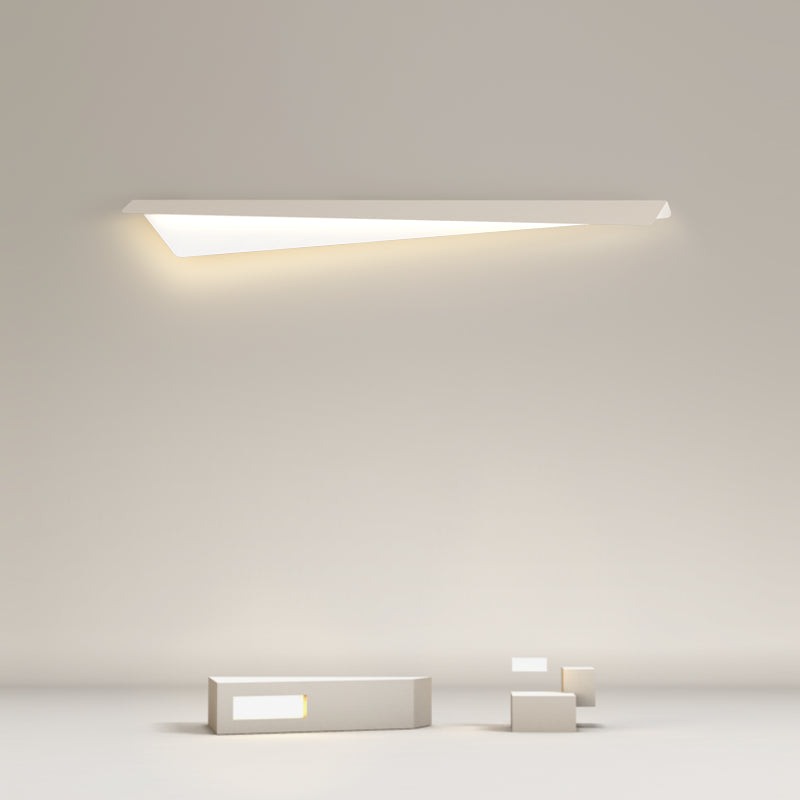 Metal Linear Shape Wall Light Modern Style 1-Light Wall Mounted Light Fixture in White
