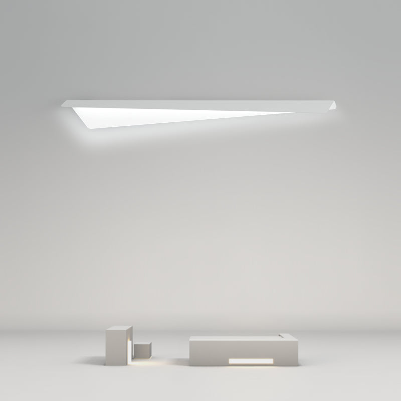 Metal Linear Shape Wall Light Modern Style 1-Light Wall Mounted Light Fixture in White