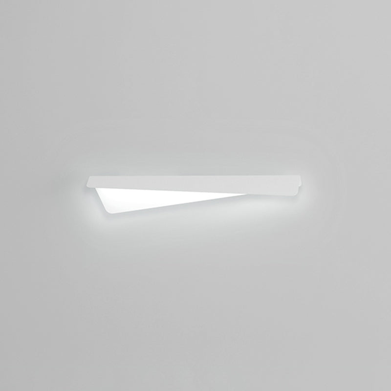 Metal Linear Shape Wall Light Modern Style 1-Light Wall Mounted Light Fixture in White