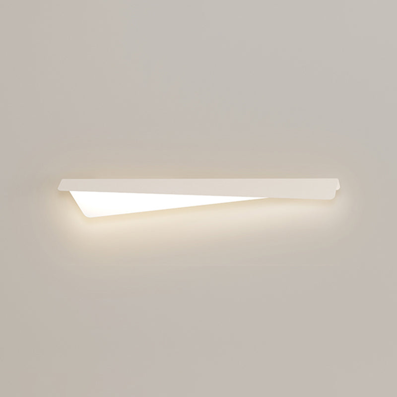 Metal Linear Shape Wall Light Modern Style 1-Light Wall Mounted Light Fixture in White