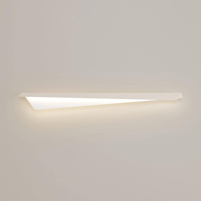 Metal Linear Shape Wall Light Modern Style 1-Light Wall Mounted Light Fixture in White