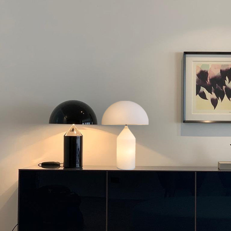 Metal Round Form Table Lampe moderne 1-Licht-Tischlampenleuchten