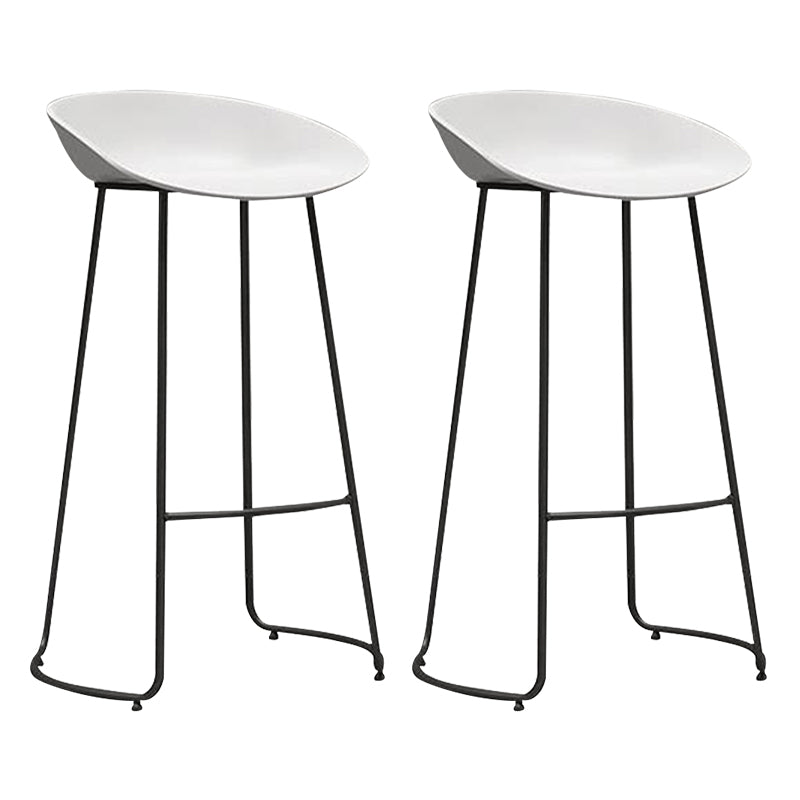 Modern Armless Backrest Counter Stool Iron Bar Stool with Plastic Seat and Pedal