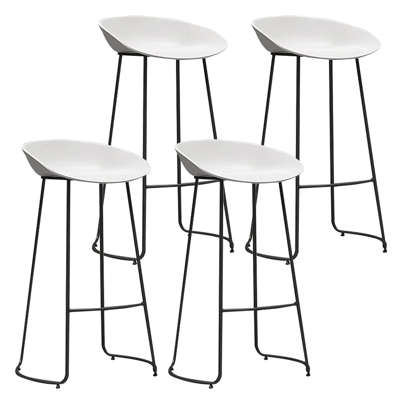 Modern Armless Backrest Counter Stool Iron Bar Stool with Plastic Seat and Pedal