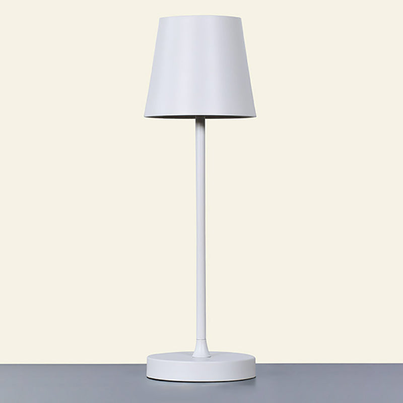 Moderne Stilkegelform Table Beleuchtung Metall 1 Leuchttischlampe für Bett