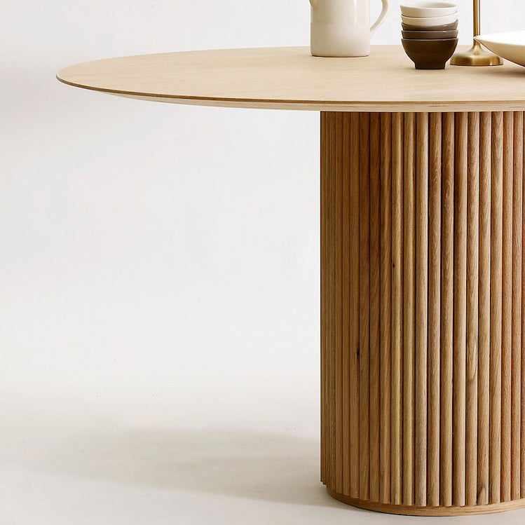 Round Shape Modern Dining Table Wood Color Fixed Table with Solid Wood