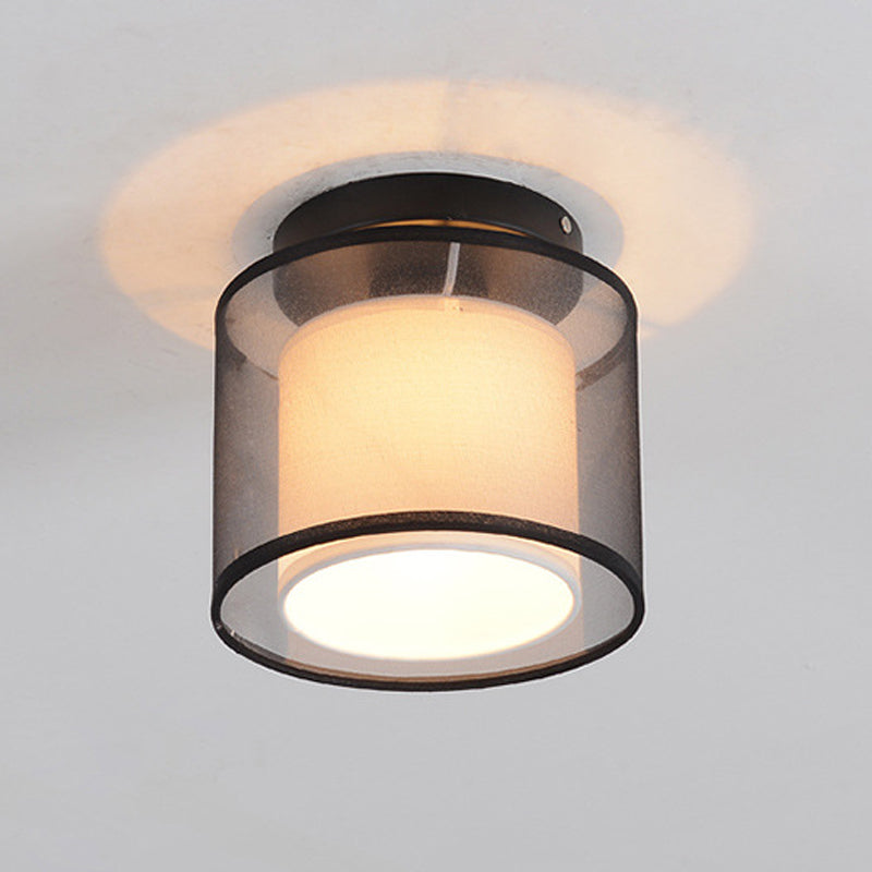 Traditionelle geometrische halbspüchen Deckenleuchte in der Nähe des Deckenlichts