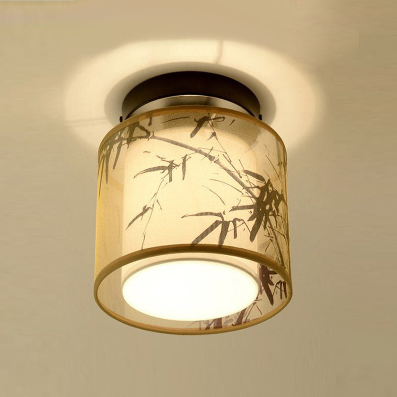 Traditionelle geometrische halbspüchen Deckenleuchte in der Nähe des Deckenlichts