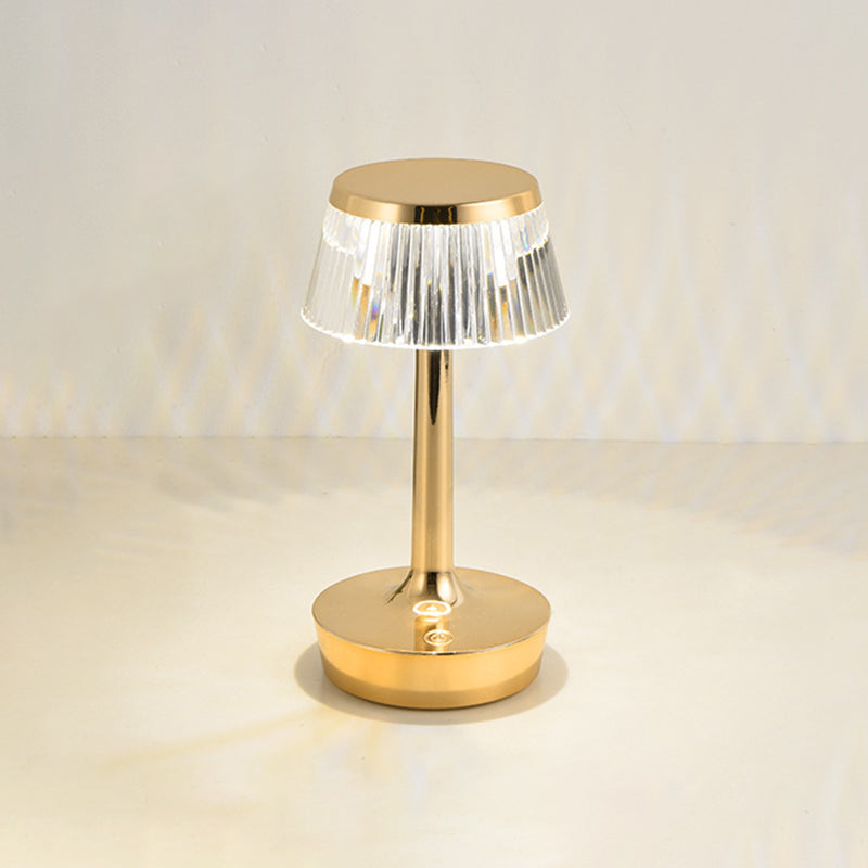 Minimalistische Nachttischlampe Metall Schlafzimmer LED -Tischleuchte