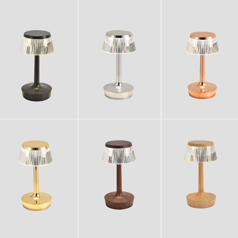 Minimalistische Nachttischlampe Metall Schlafzimmer LED -Tischleuchte