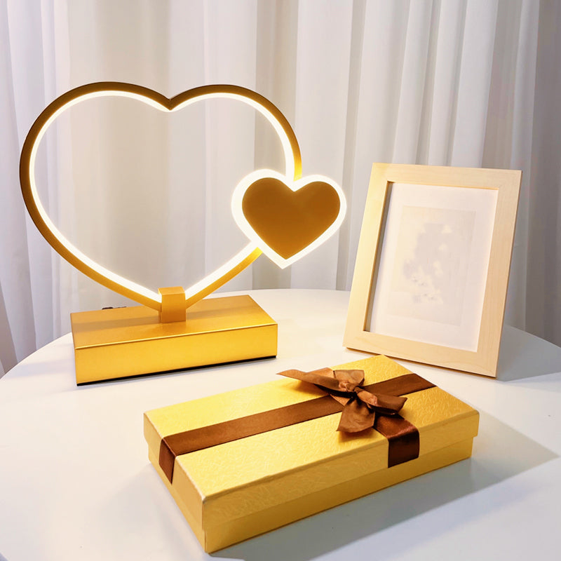 Romantic Heart Shaped Table Lamp Modern Metal Bedroom LED Night Light
