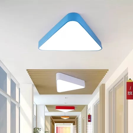 Slanke driehoekige LED-inbouwlamp van acrylmetaal in moderne stijl