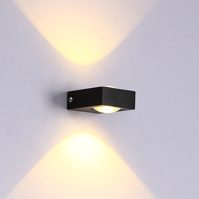 Tombra cuadrada de la pared de metal Maledina Multern Lights Luz de la pared en negro