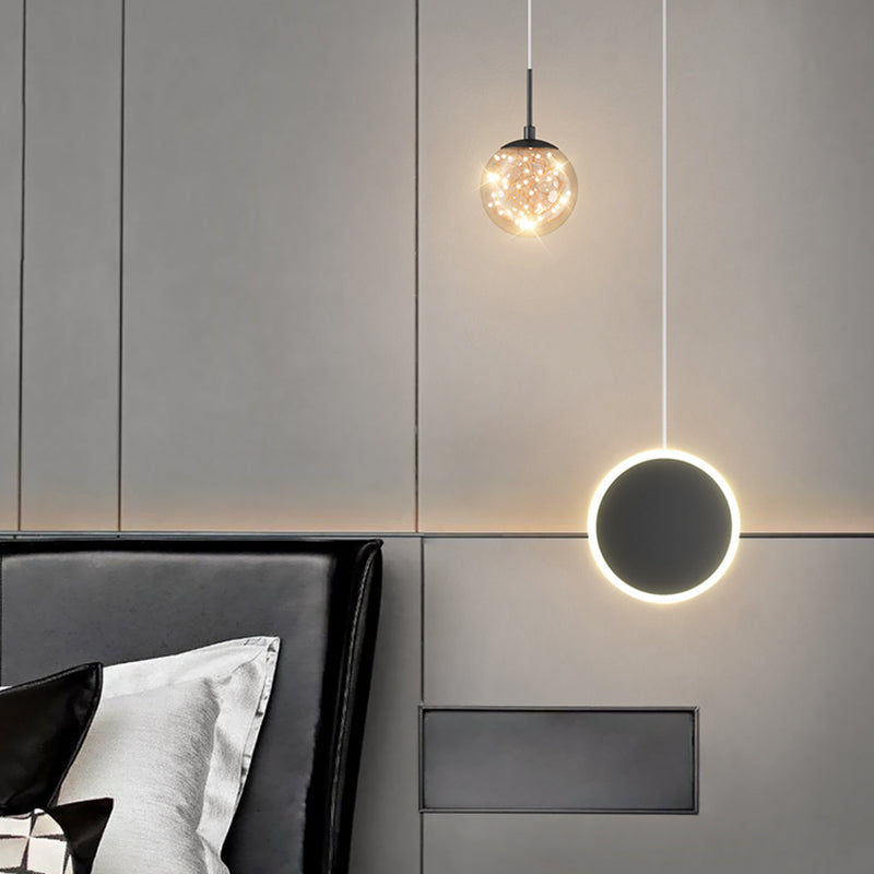 Kugelförmige Form des zeitgenössischen Stils Anhänger Lichter Metall 2 hängende Lampen
