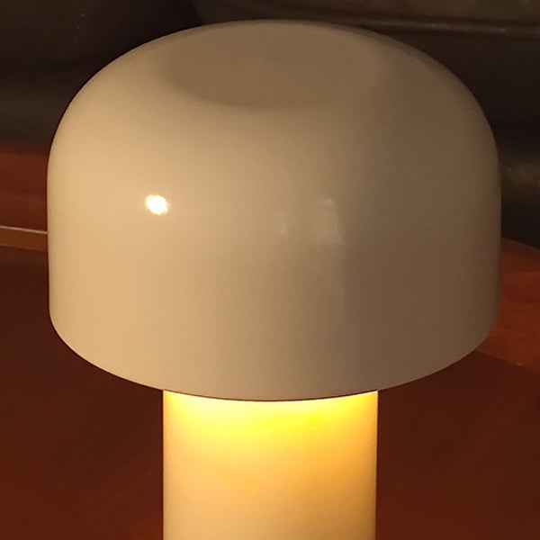 Modern Chargeable Table Lamp 1-Light Desk Light with Iron Shade for Living Room
