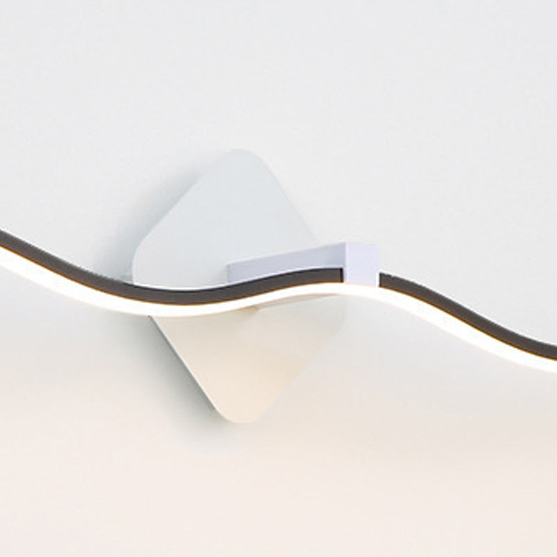 Lámpara de pared de baño de ola LED de metal LED de pared simple montada en la pared