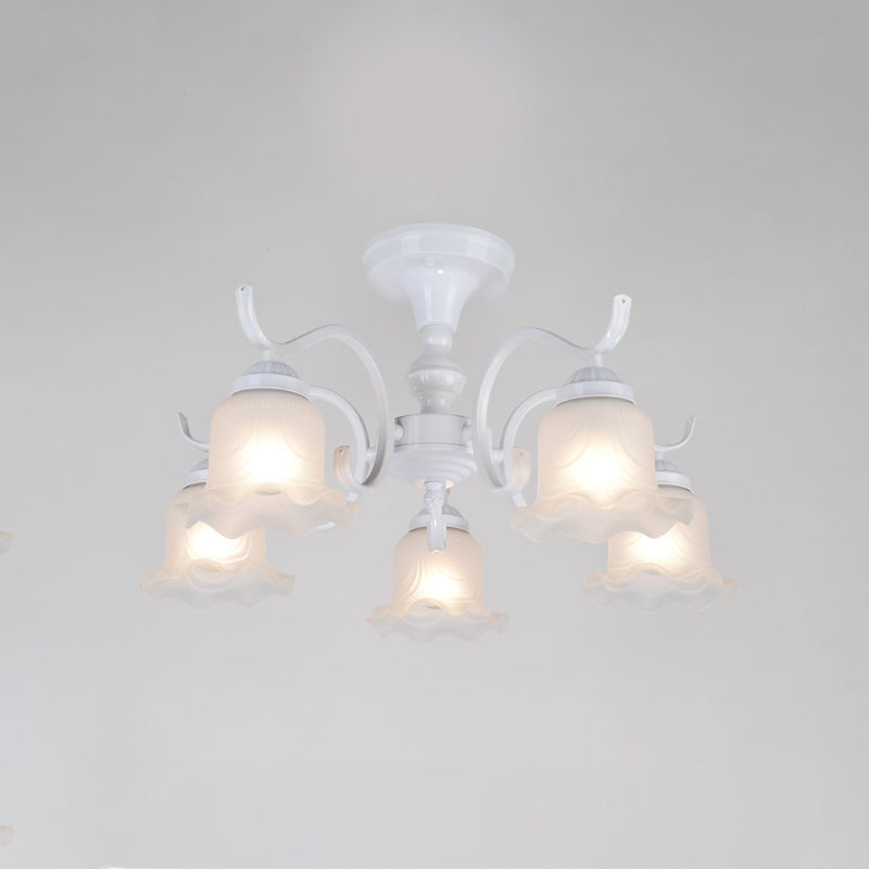 Bell blanc semi-luxueuse Mount Vintage Verage Shade plafond Plafond pour le salon