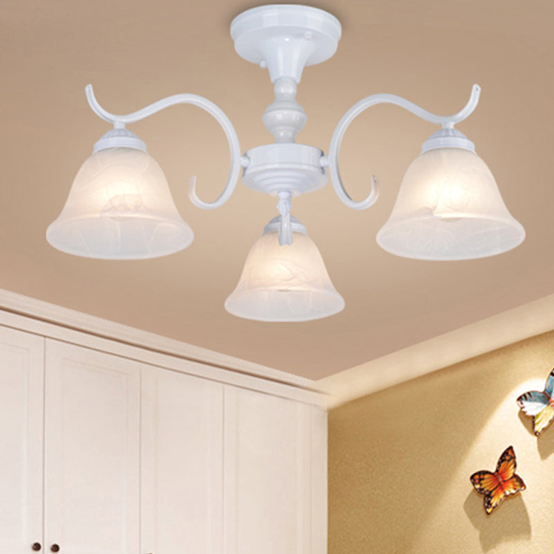 Bell blanc semi-luxueuse Mount Vintage Verage Shade plafond Plafond pour le salon