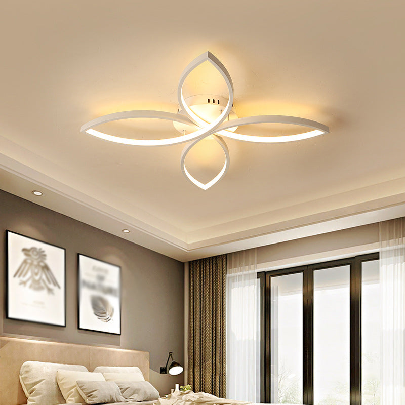 Tombre geométrico de metal Flush Luz de techo moderno 4 luces Flejado de montaje en blanco en blanco