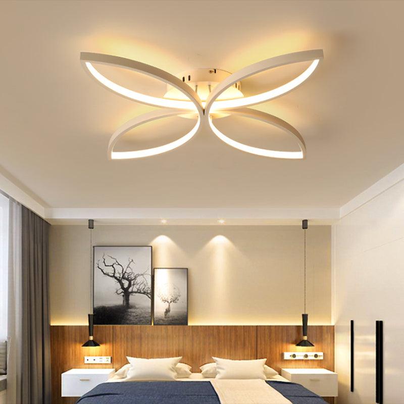 Tombre geométrico de metal Flush Luz de techo moderno 4 luces Flejado de montaje en blanco en blanco