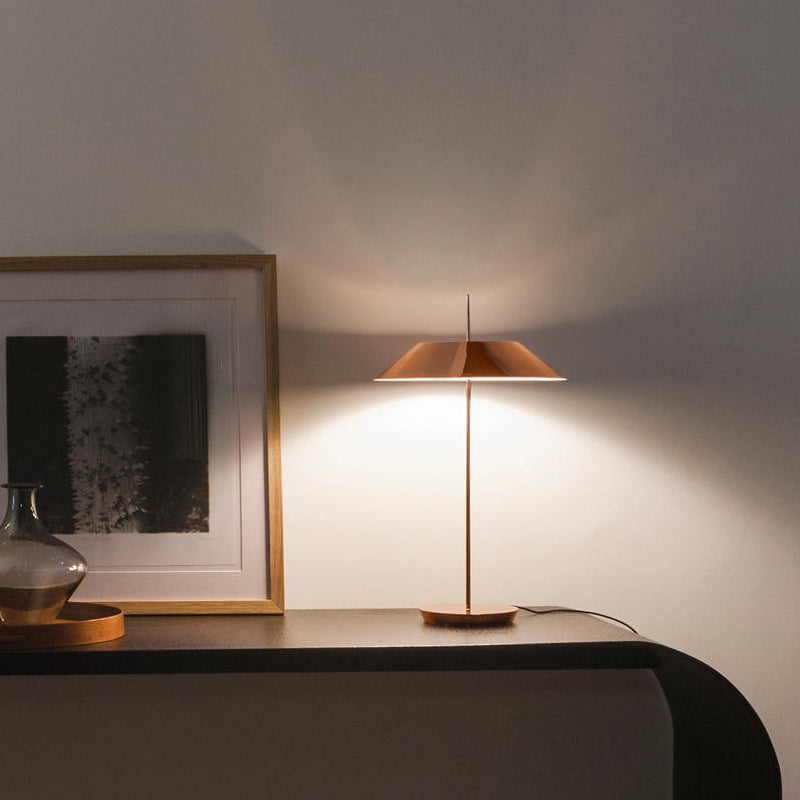 Modern Style Geometric Night Table Lamp Metal 1 Light Table Lamp