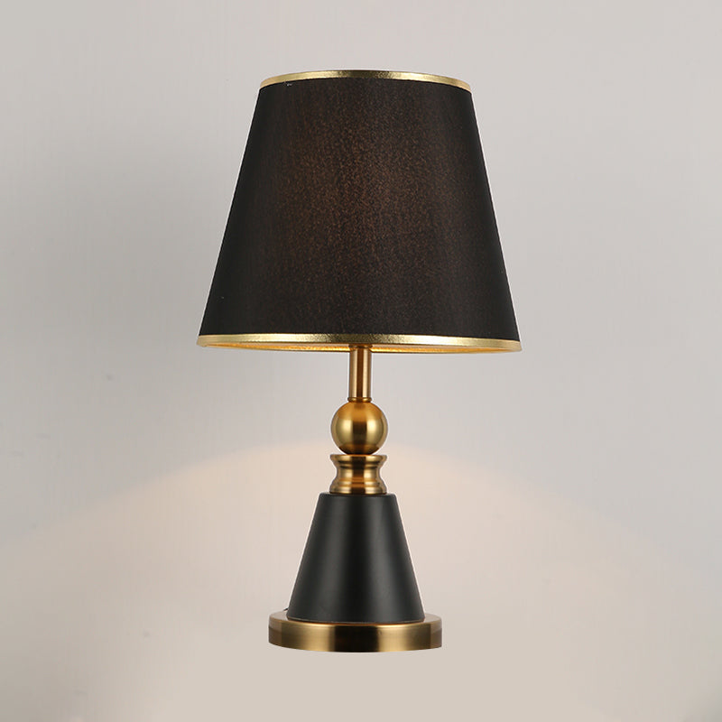 Moderne einfache Metalltischlampe Acrylschattenzylinderform -Glühbirnenleuchte für Schlafzimmer