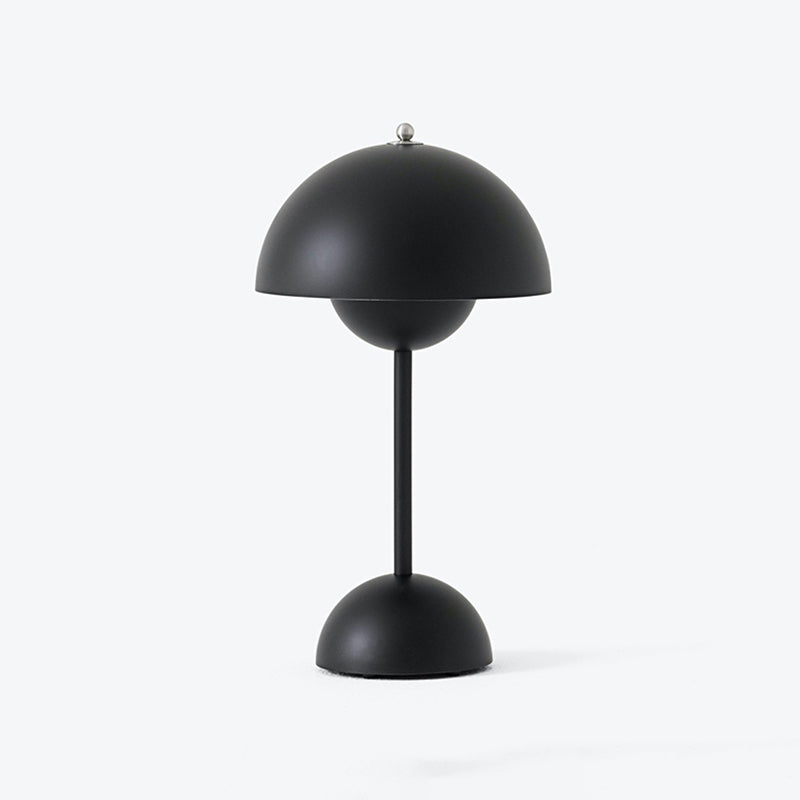 Gewölbter Tischlicht nordischer Metal -Nachttischlampe für Schlafzimmer