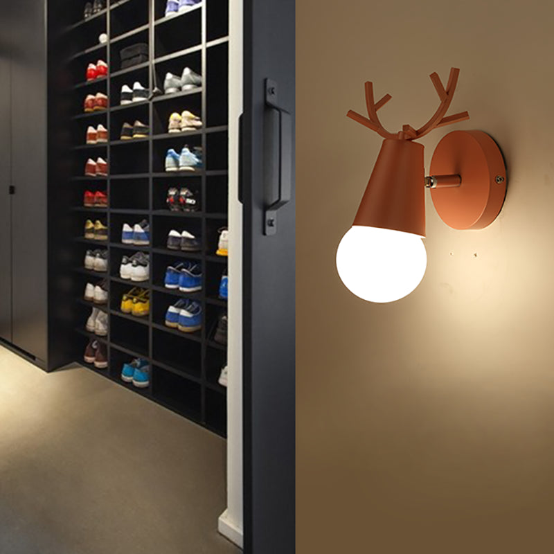 Modern Style Unique Shape Wall Sconce Metal 1 Light Wall Light for Bedroom