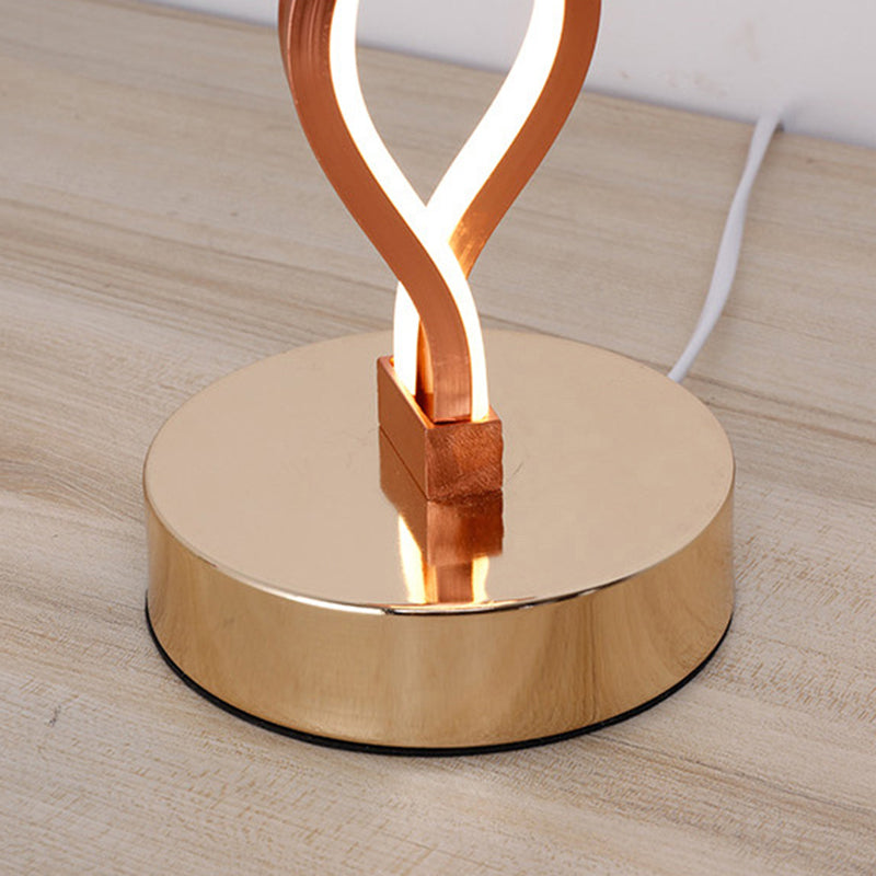 Modern Style Desk Lighting Fixture Linear Twisted LED Desk Lamp for Bedroom