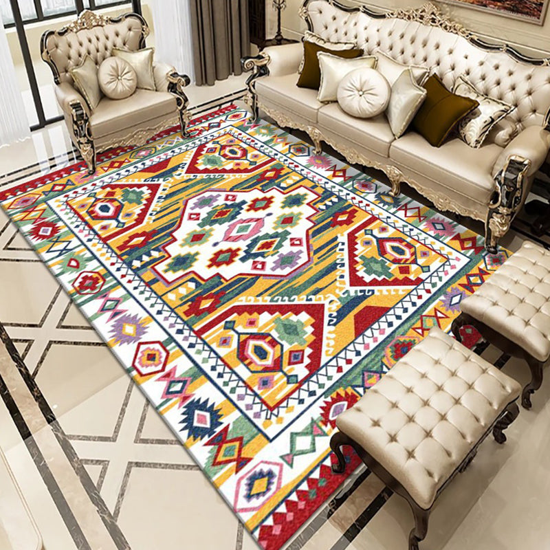 Wine Red Vintage Carpet Polyester Graphic Carpet Washable Carpet for Living Room