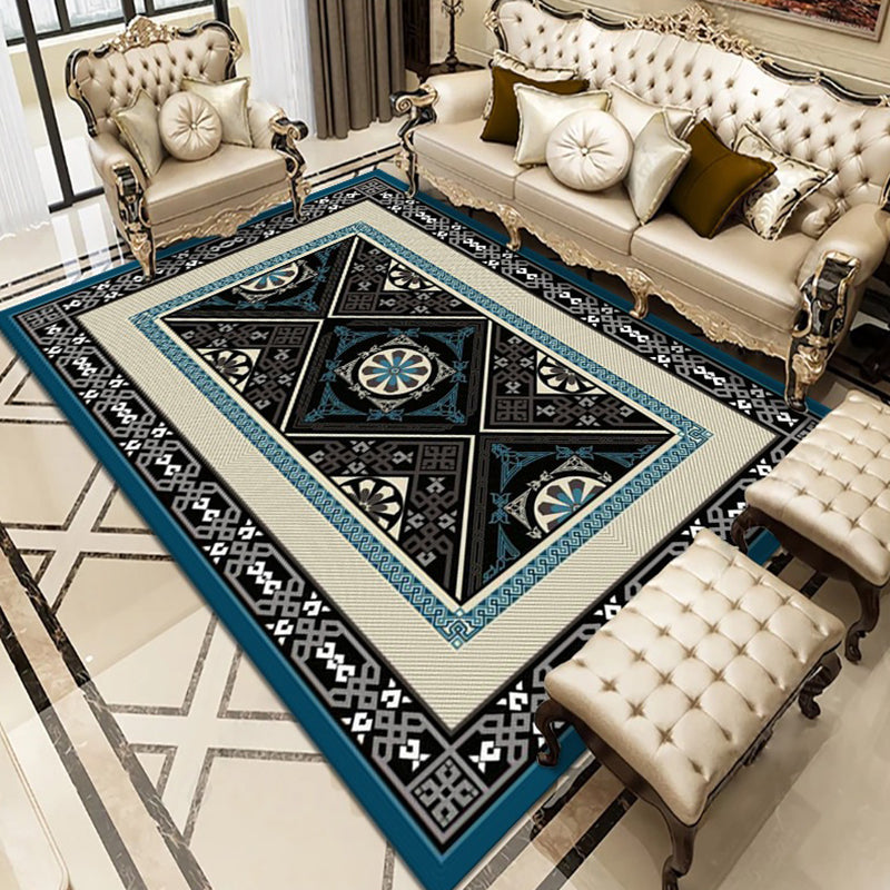 Wine Red Vintage Carpet Polyester Graphic Carpet Washable Carpet for Living Room