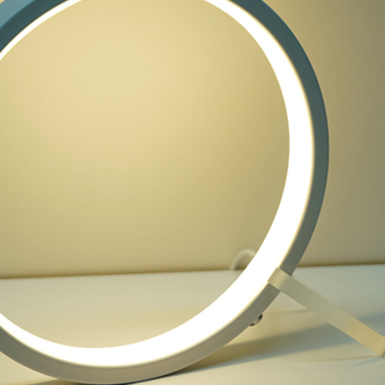 Lámpara de escritorio LED lineal de accesorio de iluminación de escritorio de estilo moderno para dormitorio