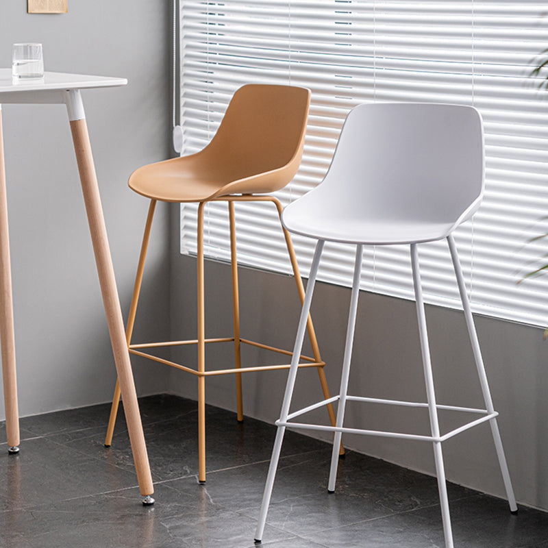 Contemporary Style Bar-stool Plastic Counter Bar Stool for Kitchen Bar with Metal Legs