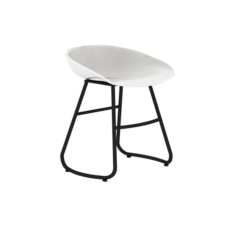 Modern Matte Finish Iron Bar Stool Footrest Milk Tea Shop Stool