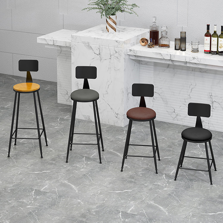 Industrial Coffee Shop Footrest Stool Matte Finish Iron Bar Stool