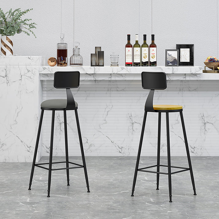 Industrial Coffee Shop Footrest Stool Matte Finish Iron Bar Stool