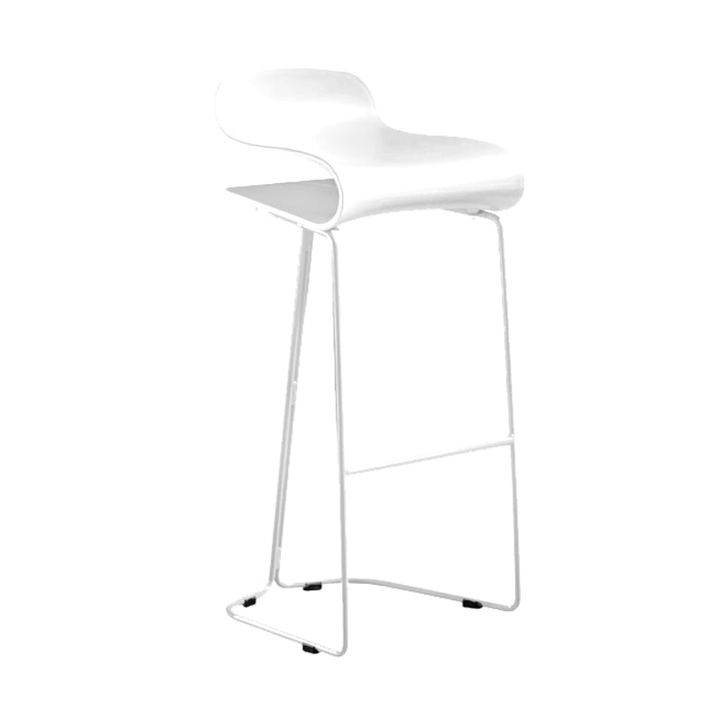 Scandinavian Restaurant Footrest Stool Matte Finish Plastic Bar Stool