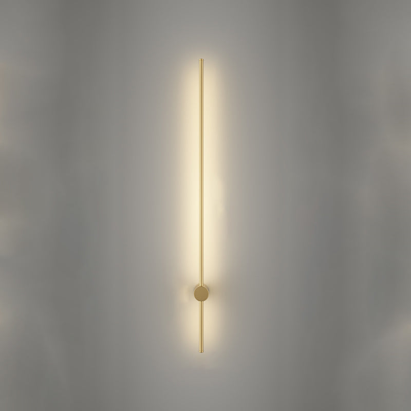 Éclairage mural de forme linéaire en métal