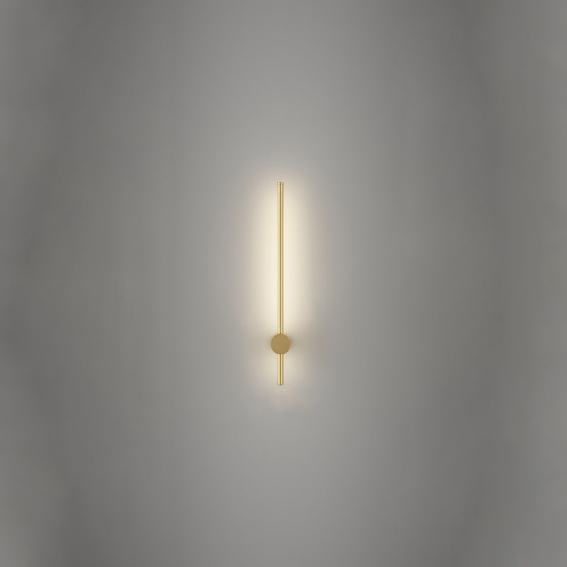 Éclairage mural de forme linéaire en métal